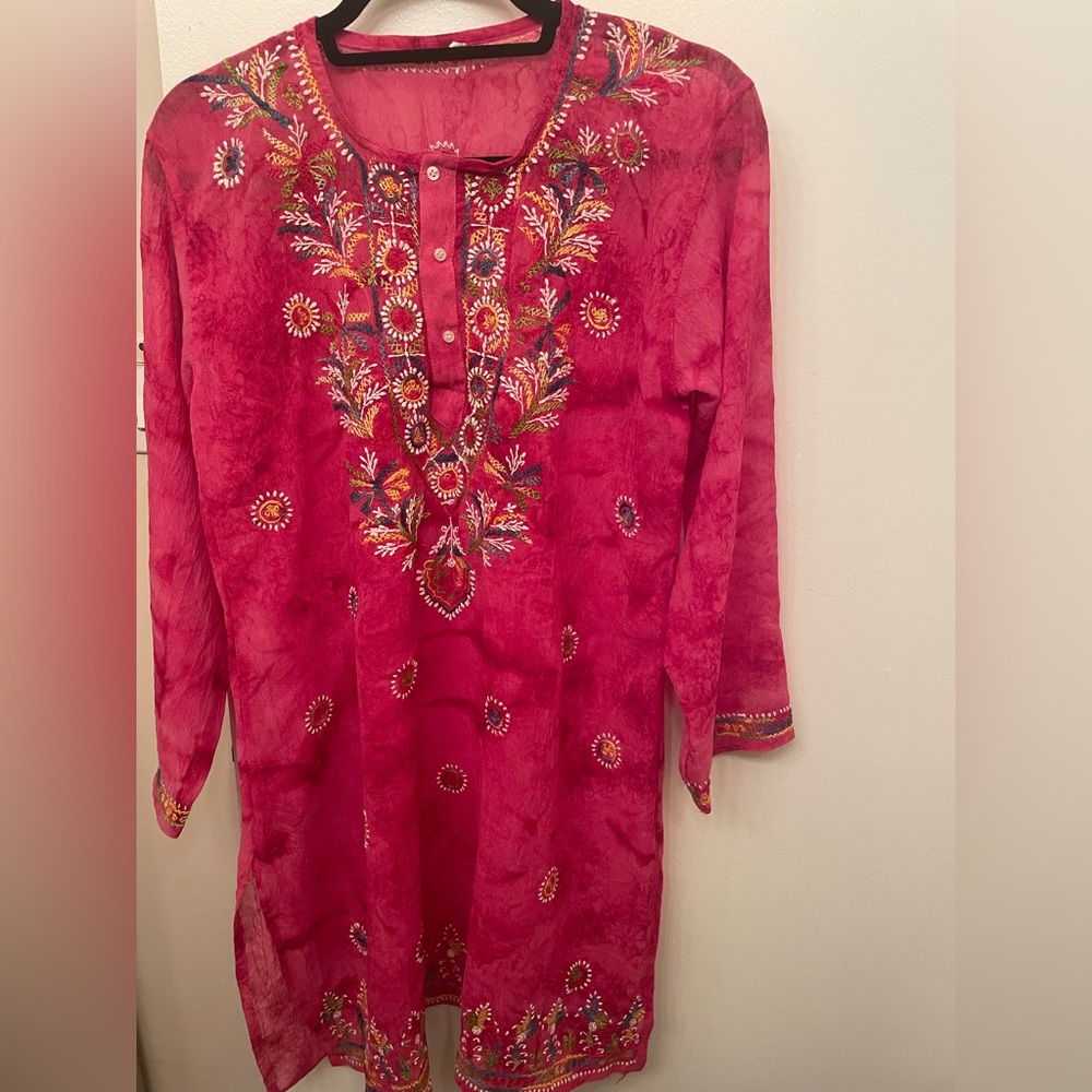 Colorful silky Indian (Hyderabad) embroidered tunic slit on sides. Size 40.